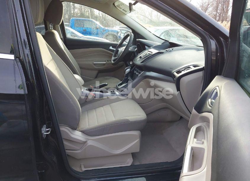 Photo 5 of 2015 Ford Escape SE (VIN 1FMCU9G92FUC10932)