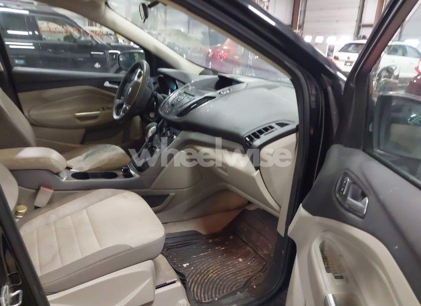 Photo 5 of 2016 Ford Escape SE (VIN 1FMCU9G92GUA77445)