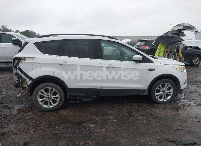 Photo 14 of 2017 Ford Escape SE (VIN 1FMCU9G92HUA26299)