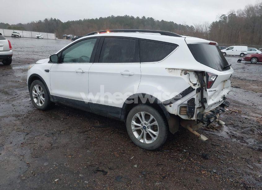 Photo 3 of 2017 Ford Escape SE (VIN 1FMCU9G92HUA26299)