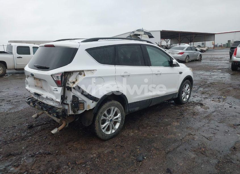 Photo 4 of 2017 Ford Escape SE (VIN 1FMCU9G92HUA26299)