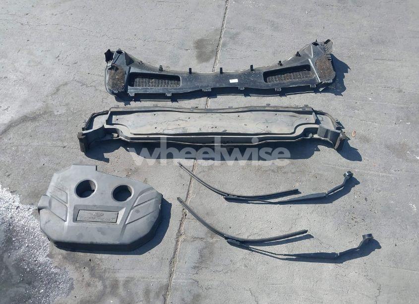 Photo 12 of 2017 Ford Escape SE (VIN 1FMCU9G92HUC02588)