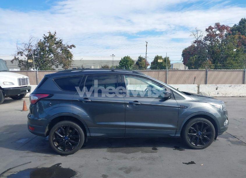 Photo 14 of 2017 Ford Escape SE (VIN 1FMCU9G92HUC02588)