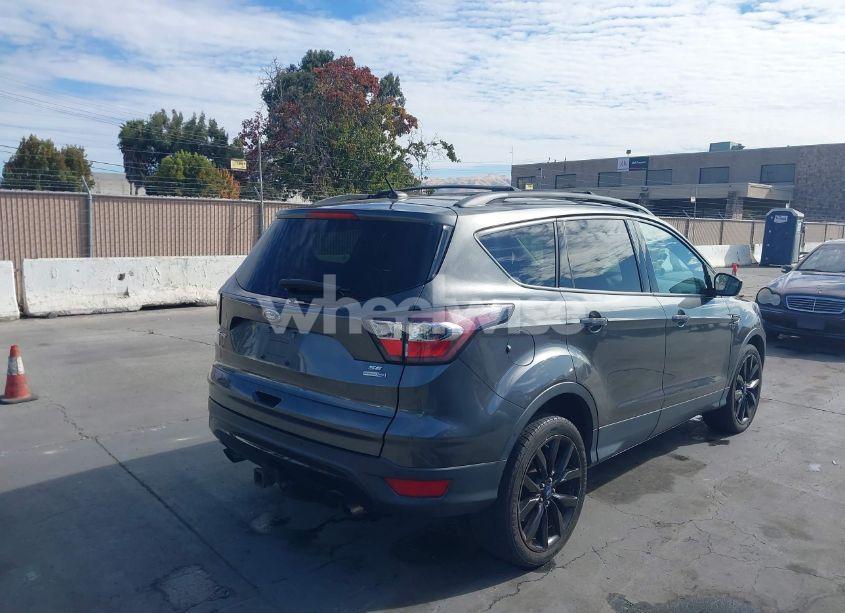 Photo 4 of 2017 Ford Escape SE (VIN 1FMCU9G92HUC02588)