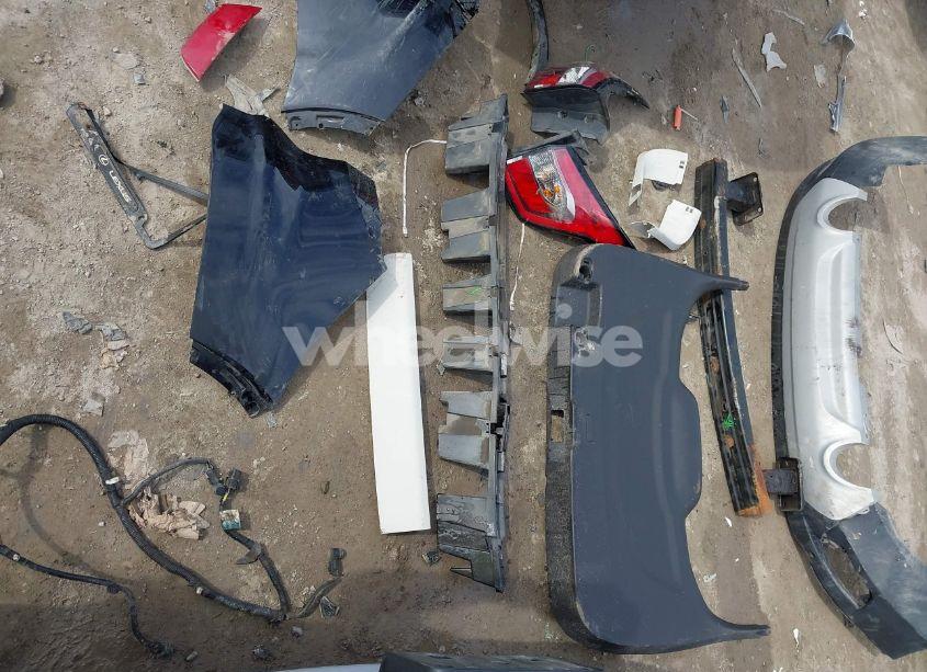 Photo 12 of 2017 Ford Escape SE (VIN 1FMCU9G92HUD37151)