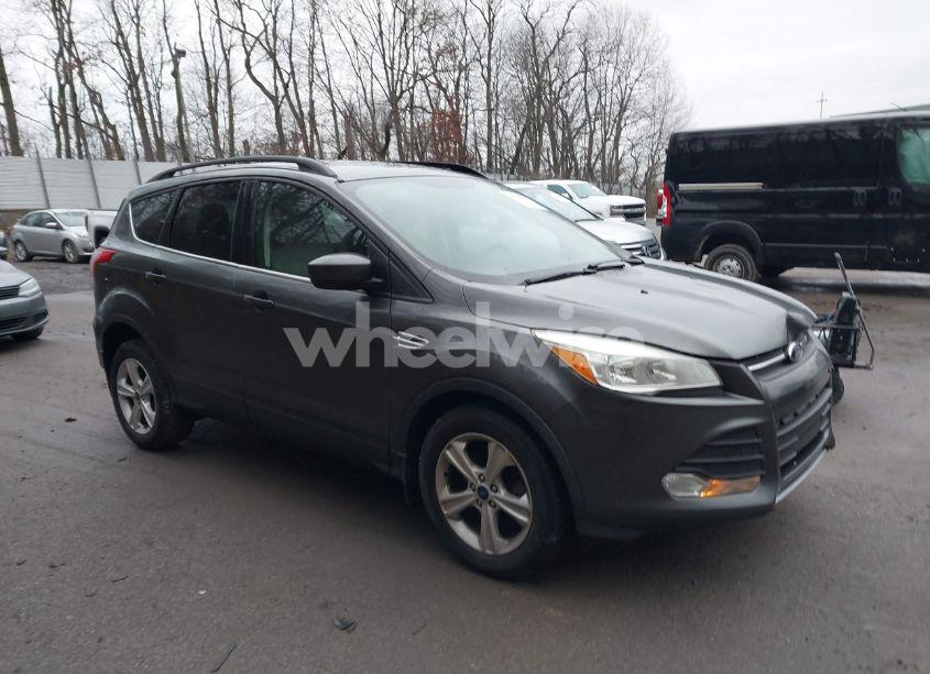 2015 Ford Escape SE (VIN 1FMCU9G93FUA15938) main photo