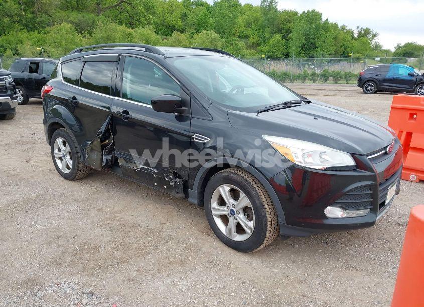 2015 Ford Escape SE (VIN 1FMCU9G93FUB46447) main photo