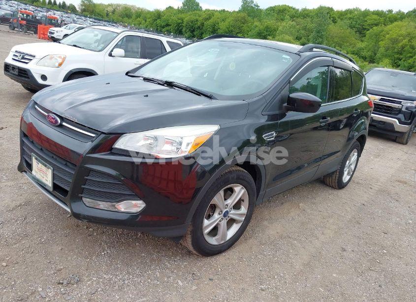 Photo 2 of 2015 Ford Escape SE (VIN 1FMCU9G93FUB46447)