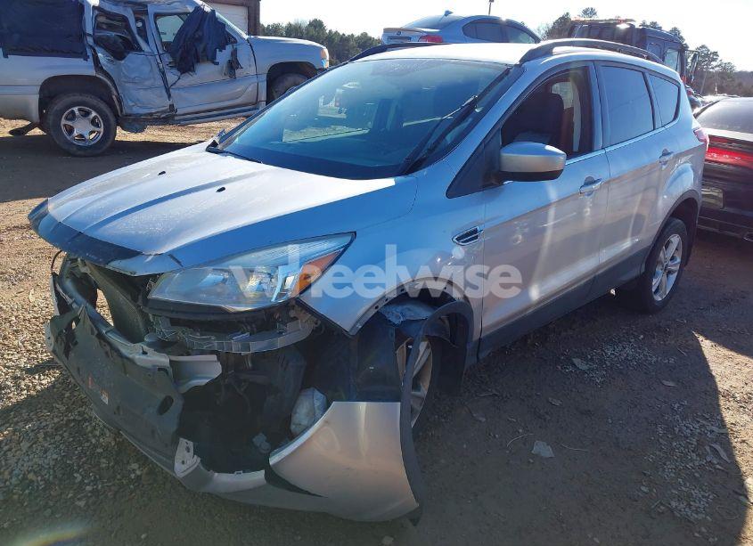 Photo 2 of 2015 Ford Escape SE (VIN 1FMCU9G93FUC49643)
