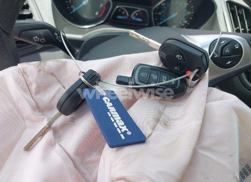 Photo 11 of 2016 Ford Escape SE (VIN 1FMCU9G93GUB82527)