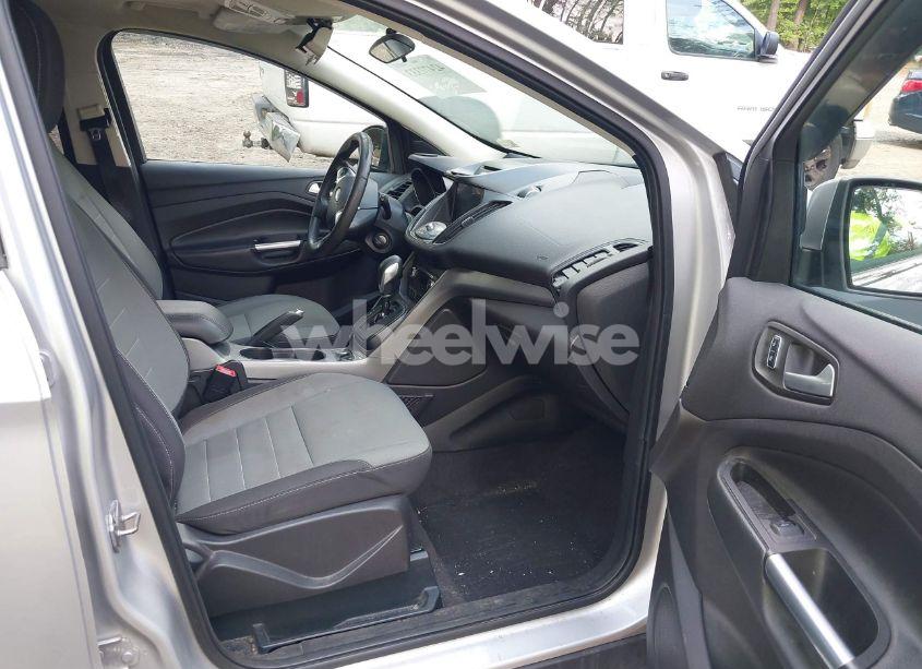 Photo 5 of 2016 Ford Escape SE (VIN 1FMCU9G93GUC65150)