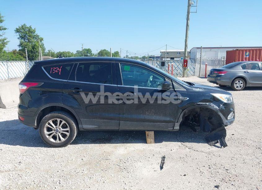 Photo 13 of 2017 Ford Escape SE (VIN 1FMCU9G93HUA28692)