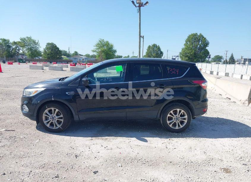 Photo 14 of 2017 Ford Escape SE (VIN 1FMCU9G93HUA28692)