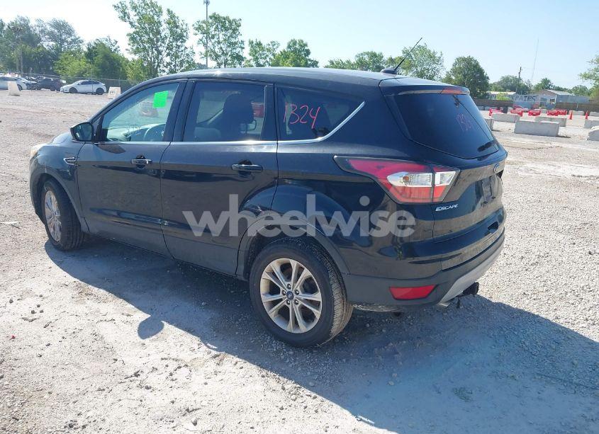 Photo 3 of 2017 Ford Escape SE (VIN 1FMCU9G93HUA28692)