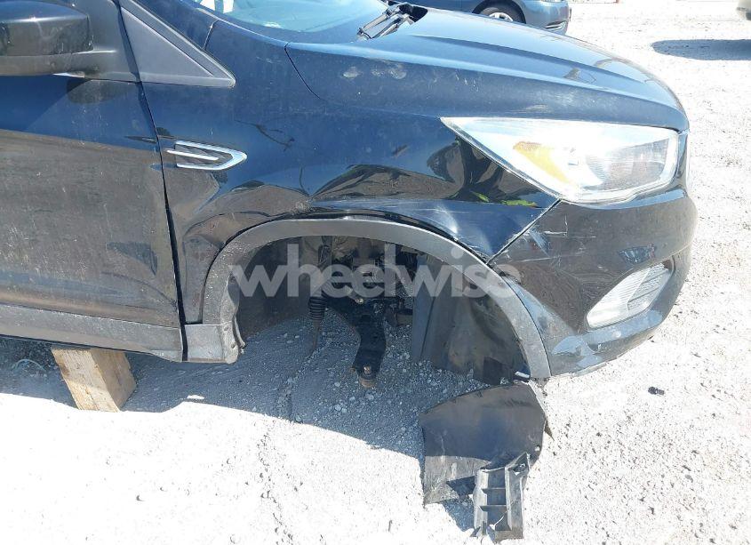 Photo 6 of 2017 Ford Escape SE (VIN 1FMCU9G93HUA28692)