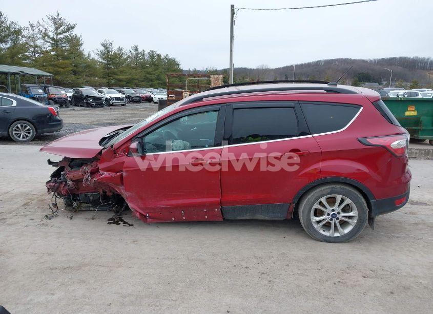 Photo 15 of 2017 Ford Escape SE (VIN 1FMCU9G93HUA74085)