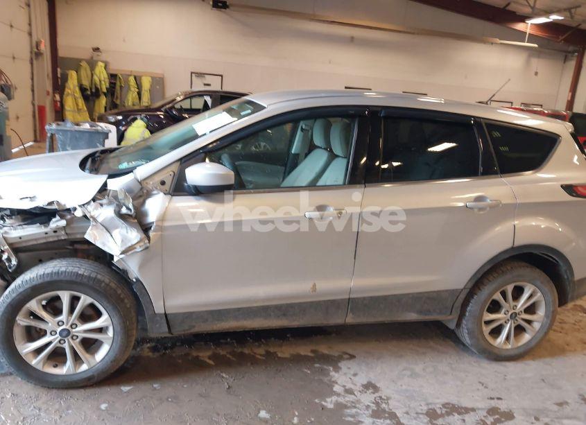Photo 14 of 2017 Ford Escape SE (VIN 1FMCU9G93HUB30994)