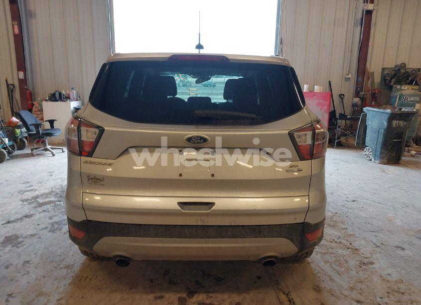 Photo 16 of 2017 Ford Escape SE (VIN 1FMCU9G93HUB30994)