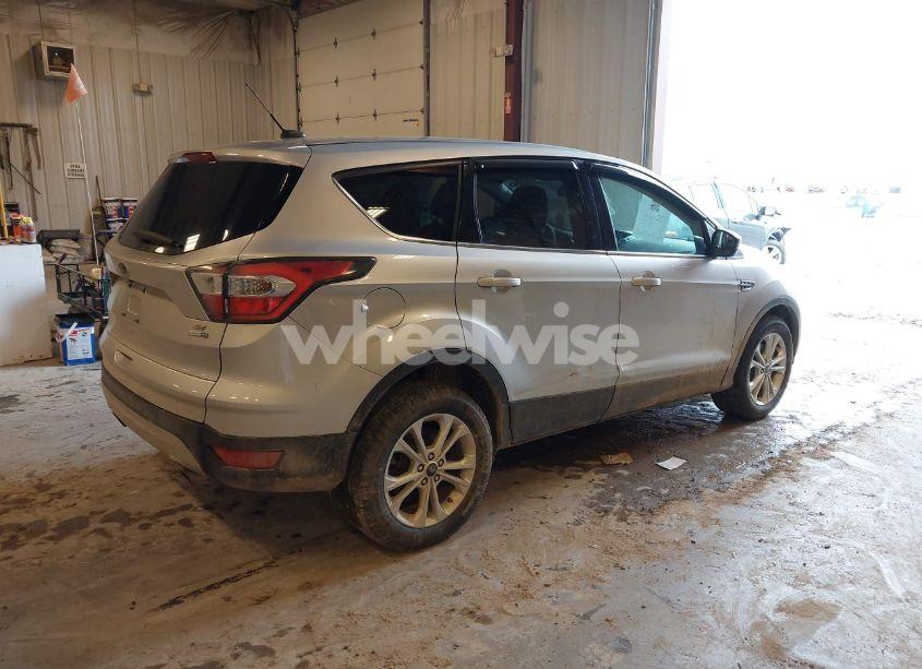 Photo 4 of 2017 Ford Escape SE (VIN 1FMCU9G93HUB30994)