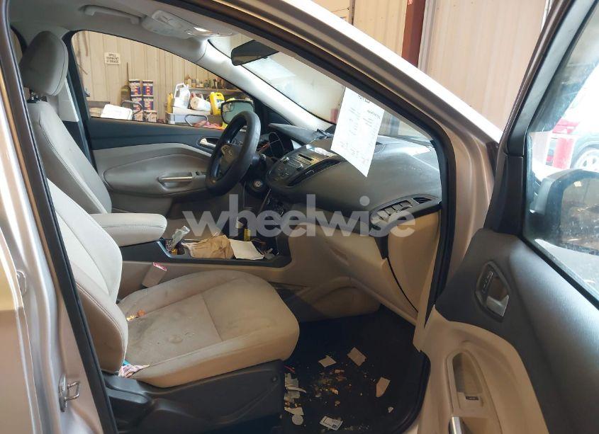 Photo 5 of 2017 Ford Escape SE (VIN 1FMCU9G93HUB30994)