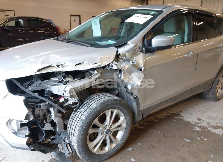 Photo 6 of 2017 Ford Escape SE (VIN 1FMCU9G93HUB30994)