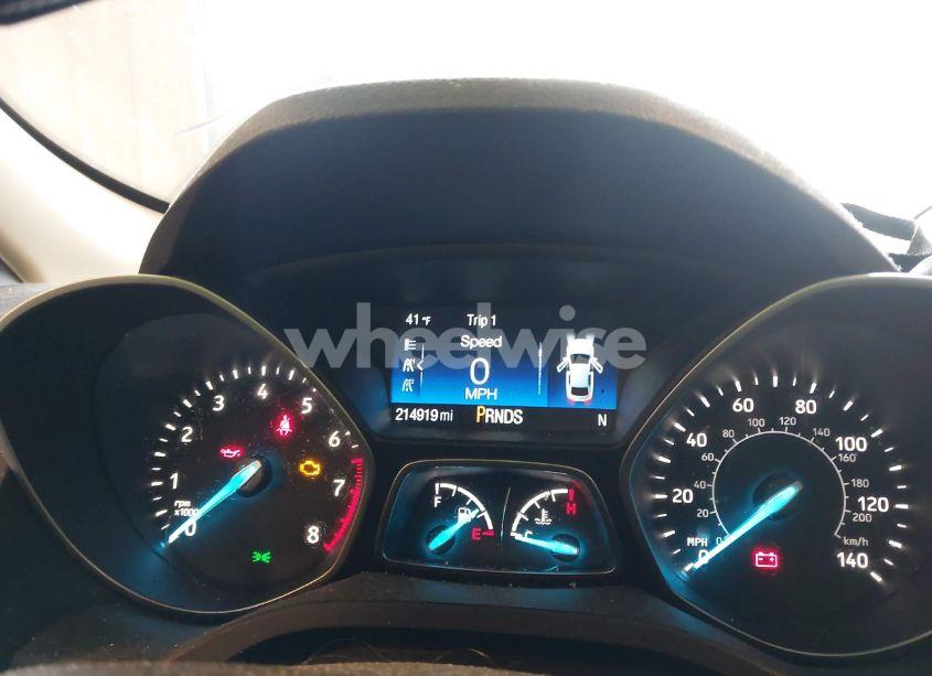 Photo 7 of 2017 Ford Escape SE (VIN 1FMCU9G93HUB30994)