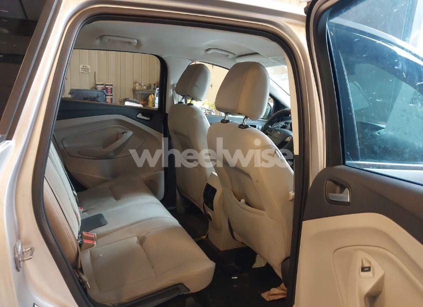 Photo 8 of 2017 Ford Escape SE (VIN 1FMCU9G93HUB30994)