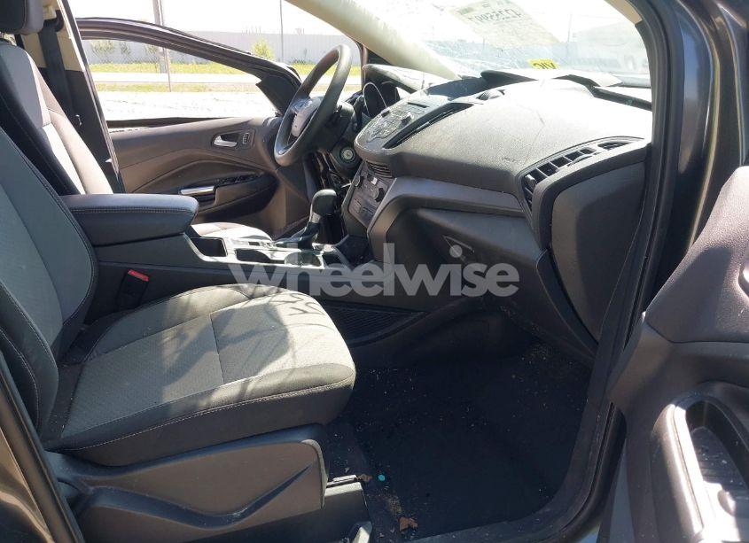 Photo 5 of 2017 Ford Escape SE (VIN 1FMCU9G93HUC88980)