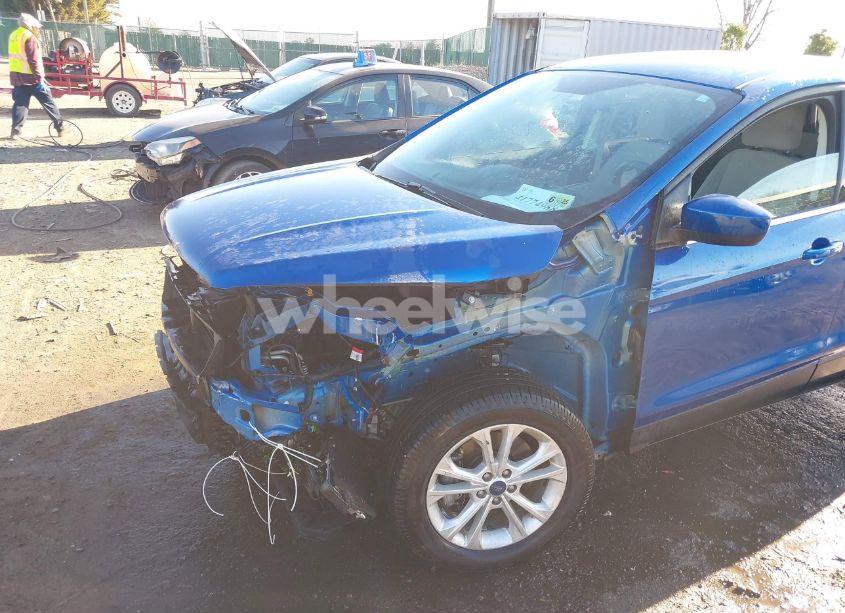 Photo 6 of 2017 Ford Escape SE (VIN 1FMCU9G93HUE30793)