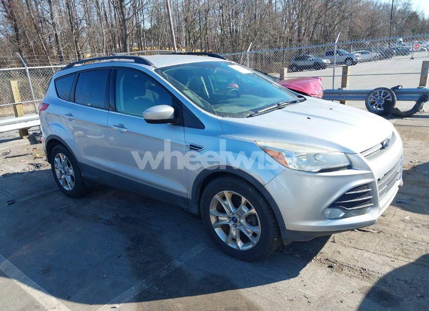 2013 Ford Escape SE (VIN 1FMCU9G94DUA37704) main photo