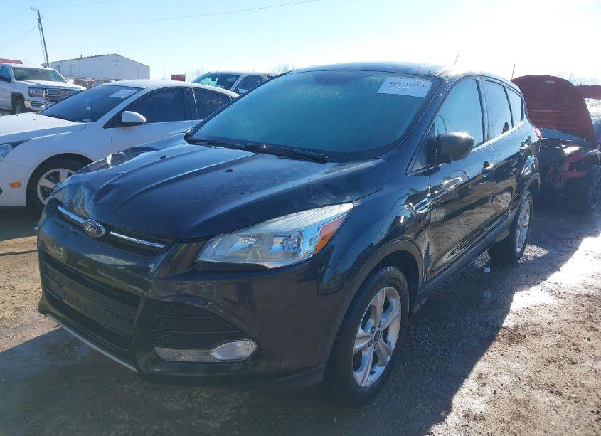 Photo 2 of 2015 Ford Escape SE (VIN 1FMCU9G94FUA10988)