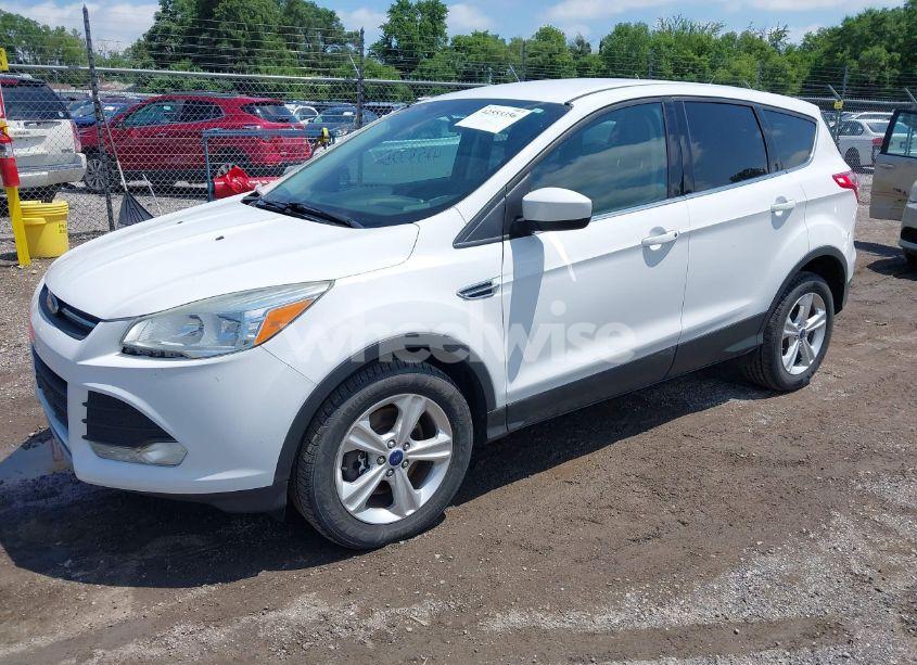 Photo 2 of 2015 Ford Escape SE (VIN 1FMCU9G94FUB09116)