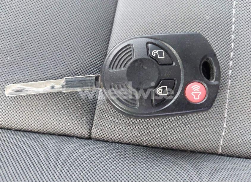 Photo 11 of 2016 Ford Escape SE (VIN 1FMCU9G94GUA30837)