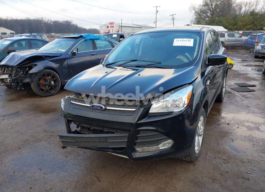 Photo 2 of 2016 Ford Escape SE (VIN 1FMCU9G94GUA30837)