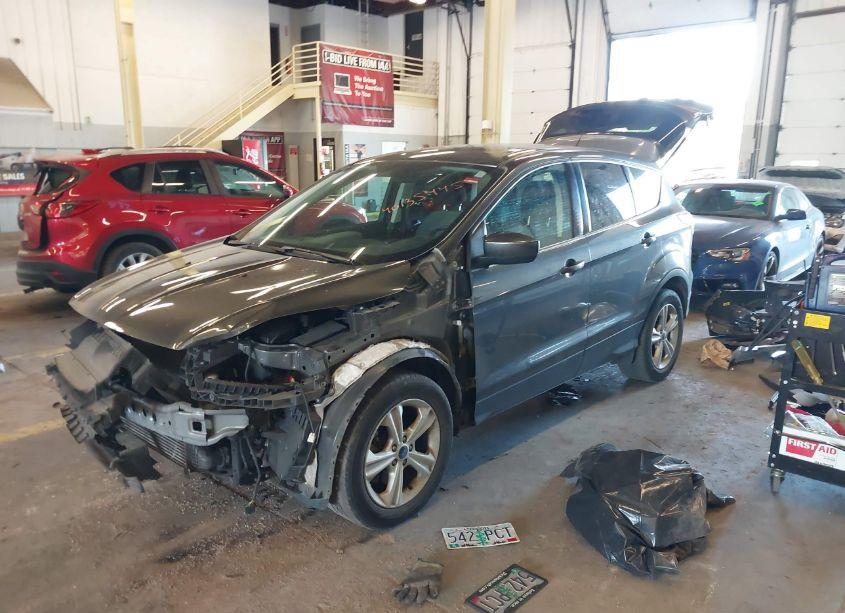 Photo 2 of 2016 Ford Escape SE (VIN 1FMCU9G94GUA32099)