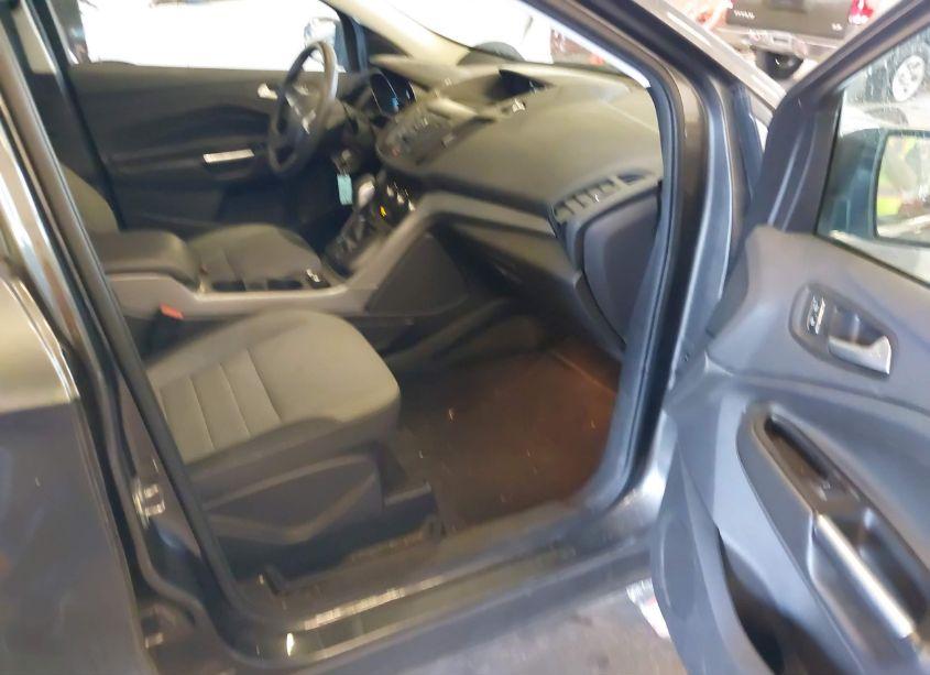 Photo 5 of 2016 Ford Escape SE (VIN 1FMCU9G94GUA32099)