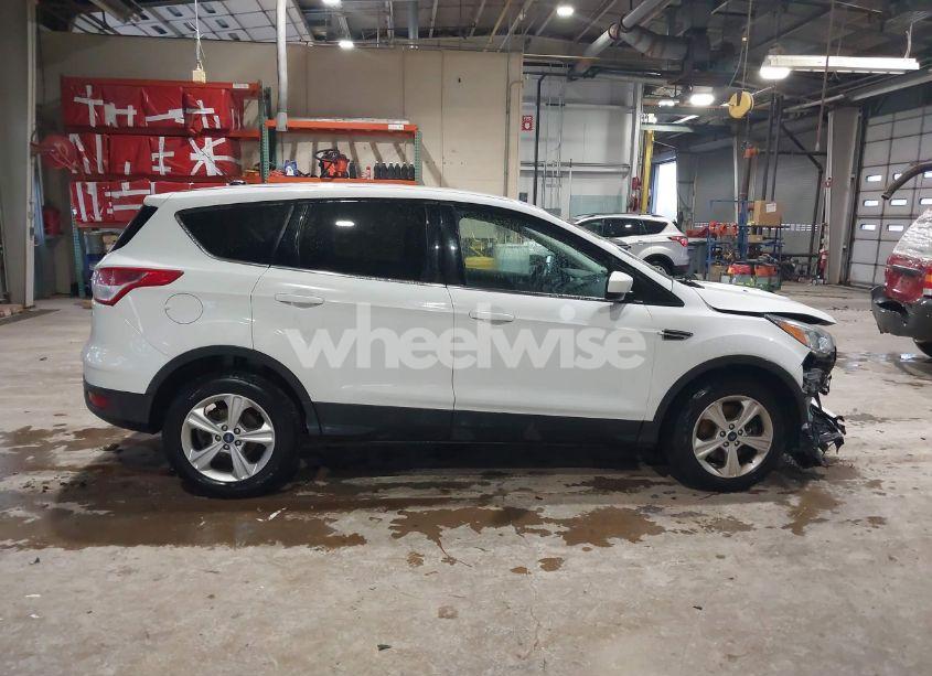 Photo 13 of 2016 Ford Escape SE (VIN 1FMCU9G94GUB73786)
