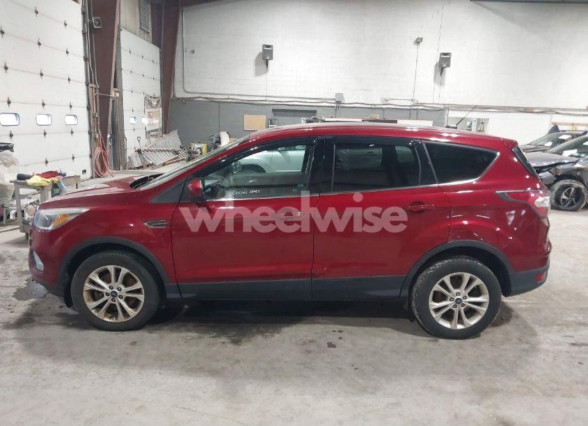 Photo 15 of 2017 Ford Escape SE (VIN 1FMCU9G94HUA08418)