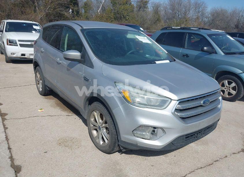 2017 Ford Escape SE (VIN 1FMCU9G94HUA69509) main photo