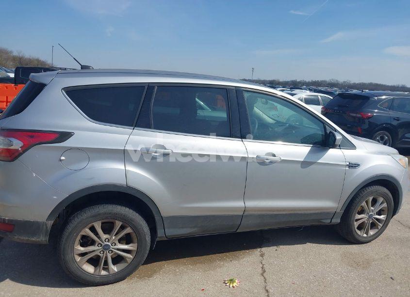 Photo 14 of 2017 Ford Escape SE (VIN 1FMCU9G94HUA69509)