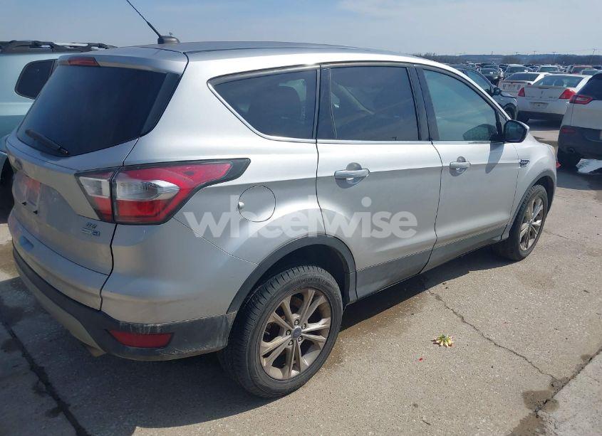 Photo 4 of 2017 Ford Escape SE (VIN 1FMCU9G94HUA69509)