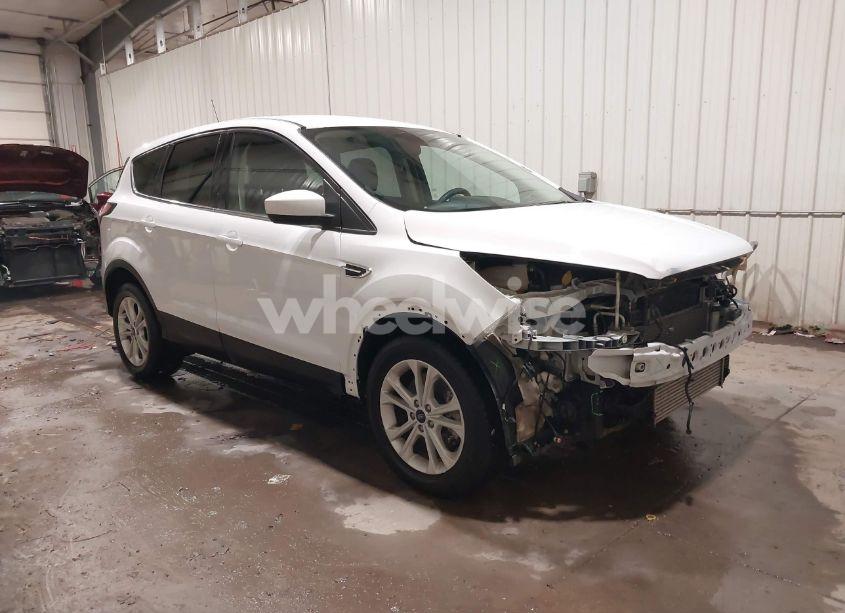 2017 Ford Escape SE (VIN 1FMCU9G94HUA83488) main photo