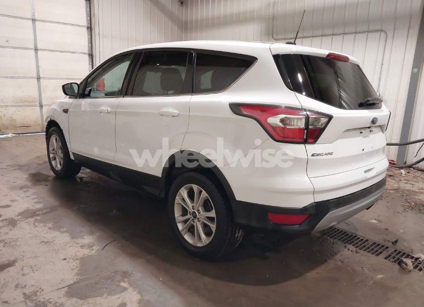 Photo 3 of 2017 Ford Escape SE (VIN 1FMCU9G94HUA83488)