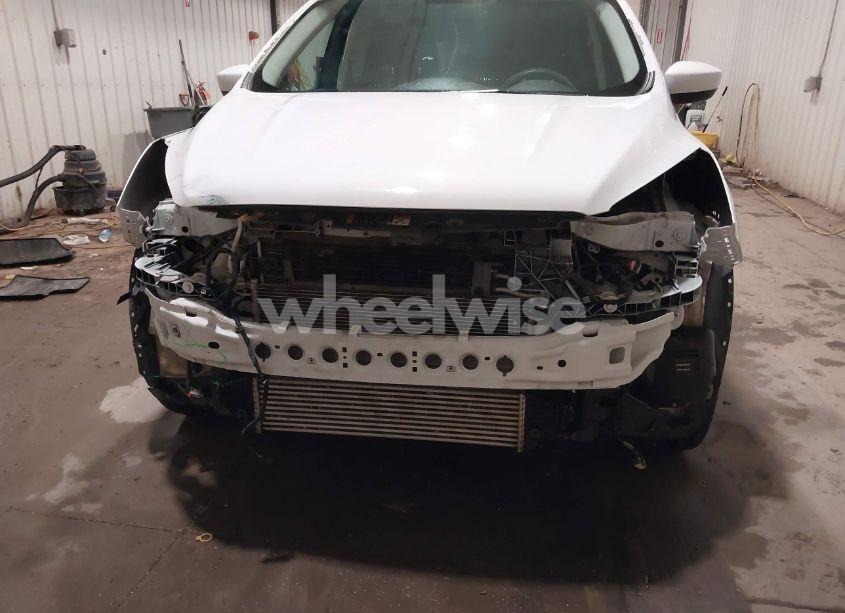 Photo 6 of 2017 Ford Escape SE (VIN 1FMCU9G94HUA83488)