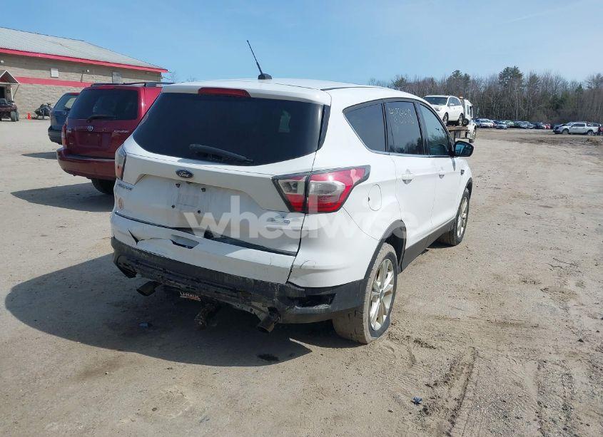 Photo 4 of 2017 Ford Escape SE (VIN 1FMCU9G94HUB04467)