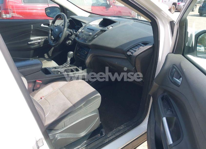 Photo 5 of 2017 Ford Escape SE (VIN 1FMCU9G94HUB04467)