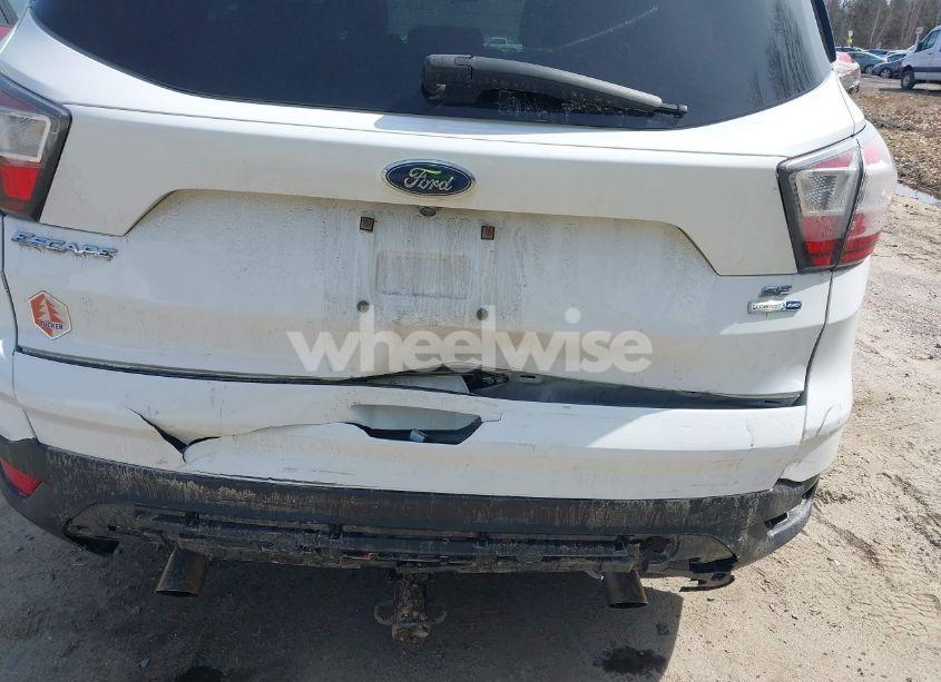 Photo 6 of 2017 Ford Escape SE (VIN 1FMCU9G94HUB04467)