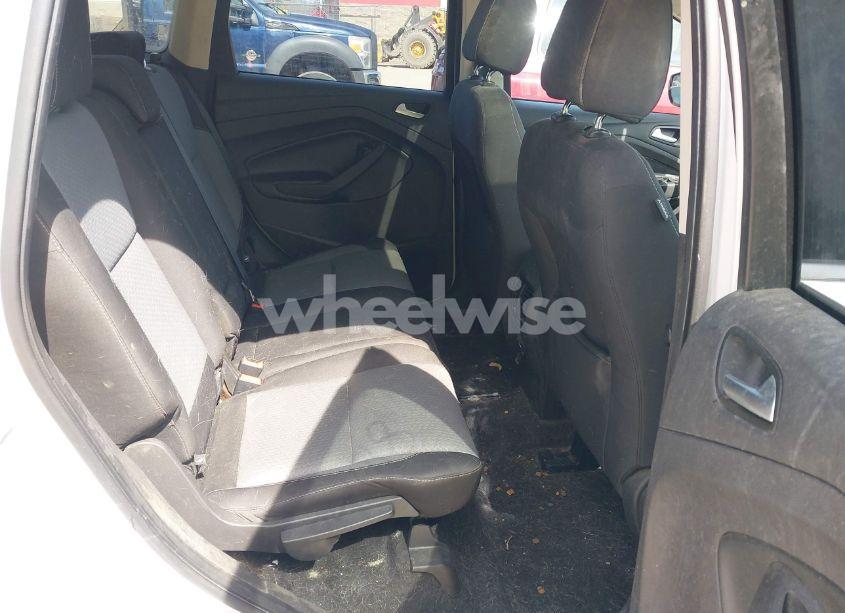 Photo 8 of 2017 Ford Escape SE (VIN 1FMCU9G94HUB04467)