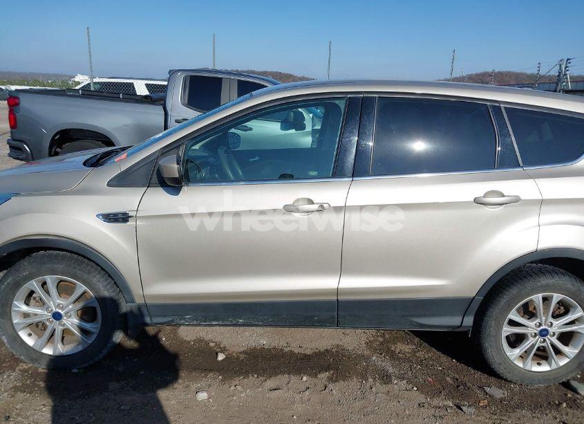 Photo 14 of 2017 Ford Escape SE (VIN 1FMCU9G94HUB20264)