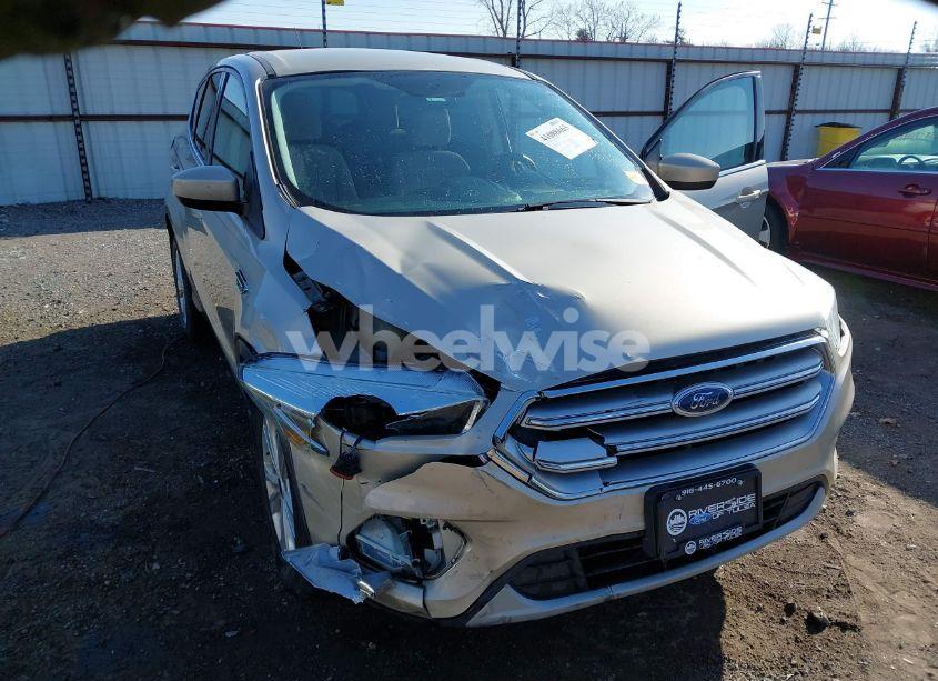 Photo 6 of 2017 Ford Escape SE (VIN 1FMCU9G94HUB20264)